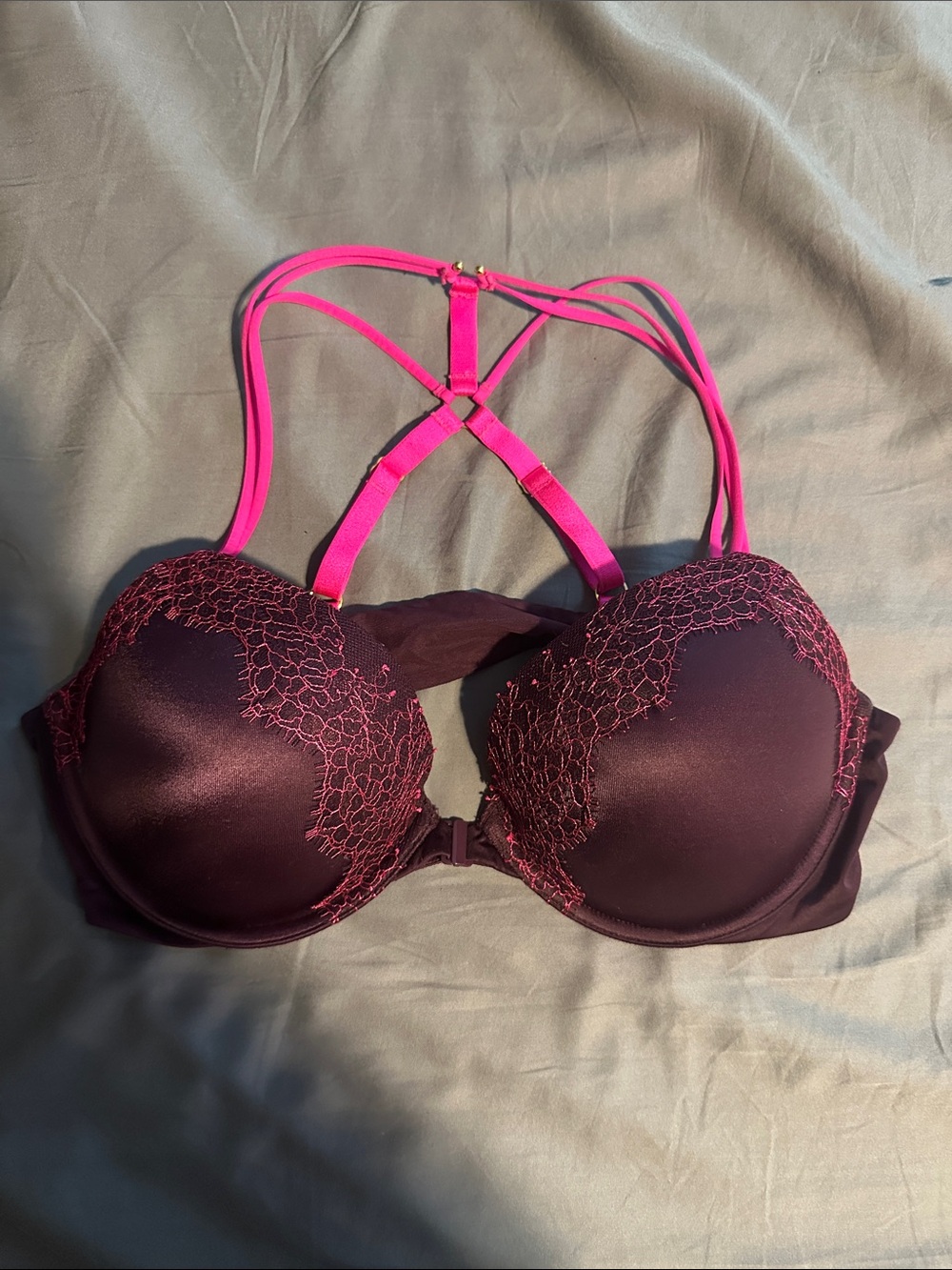 Victoria's Secret very sexy 38C Plum Bra with Hot Pink Straps
